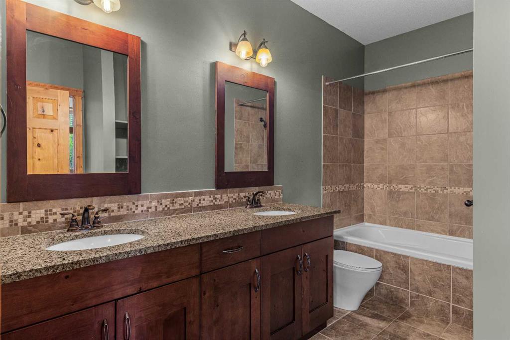 Picture of 202, 75 Dyrgas Gate , Canmore Real Estate Listing