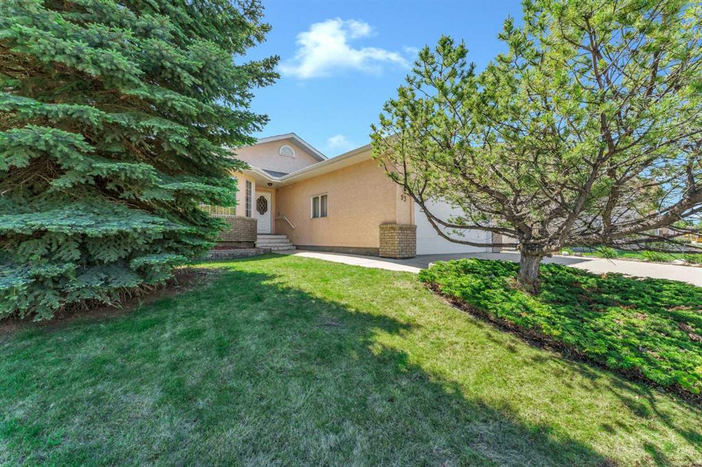 Picture of 93 Park Meadows Court SE, Medicine Hat Real Estate Listing