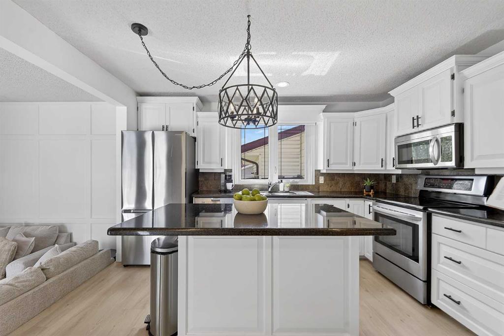 Picture of 240 Canniff Place SW, Calgary Real Estate Listing