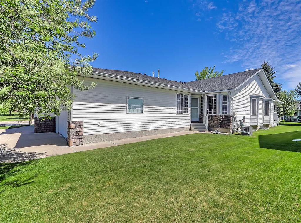 Picture of 104 Riverside Place NW, High River Real Estate Listing