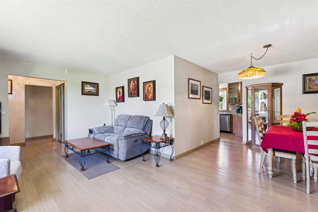 Picture of 612 Cantrell Place SW, Calgary Real Estate Listing