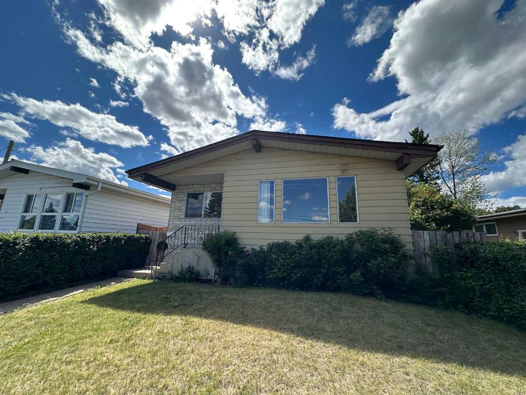 Picture of 5406 54 Street , Ponoka Real Estate Listing