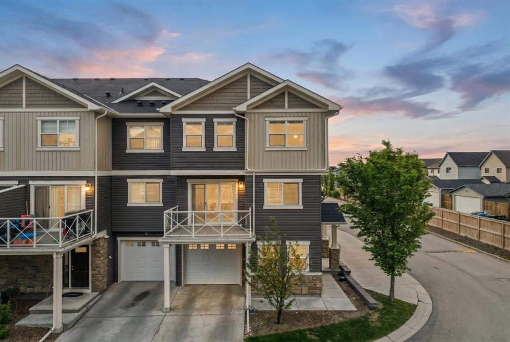 Picture of 905 Skyview Ranch Grove NE, Calgary Real Estate Listing