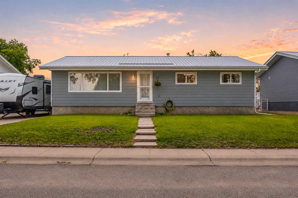 Picture of 11 Blazier Park Street E, Brooks Real Estate Listing