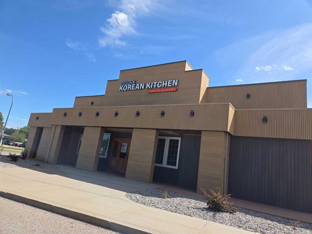 Picture of 2025 Mayor Magrath Drive S, Lethbridge Real Estate Listing