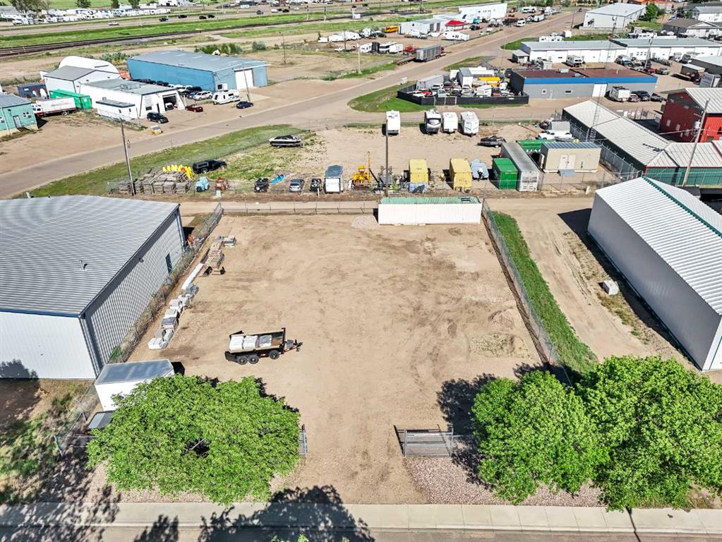 Picture of 208 3 Street NE, Redcliff Real Estate Listing