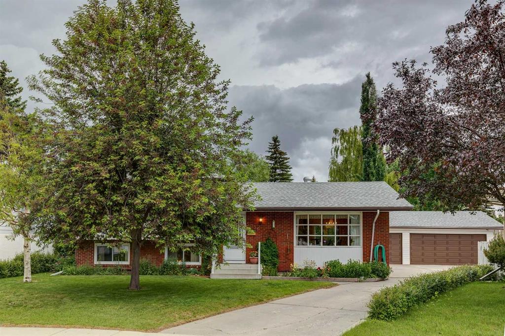 Picture of 5036 Vallance Crescent NW, Calgary Real Estate Listing