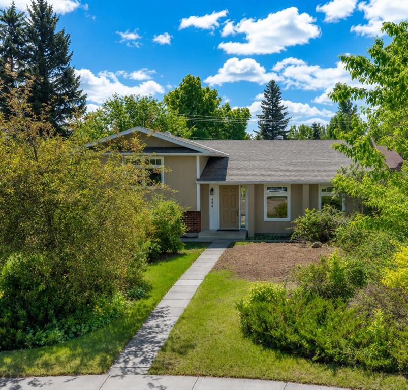 Picture of 452 PARKRIDGE Rise SE, Calgary Real Estate Listing
