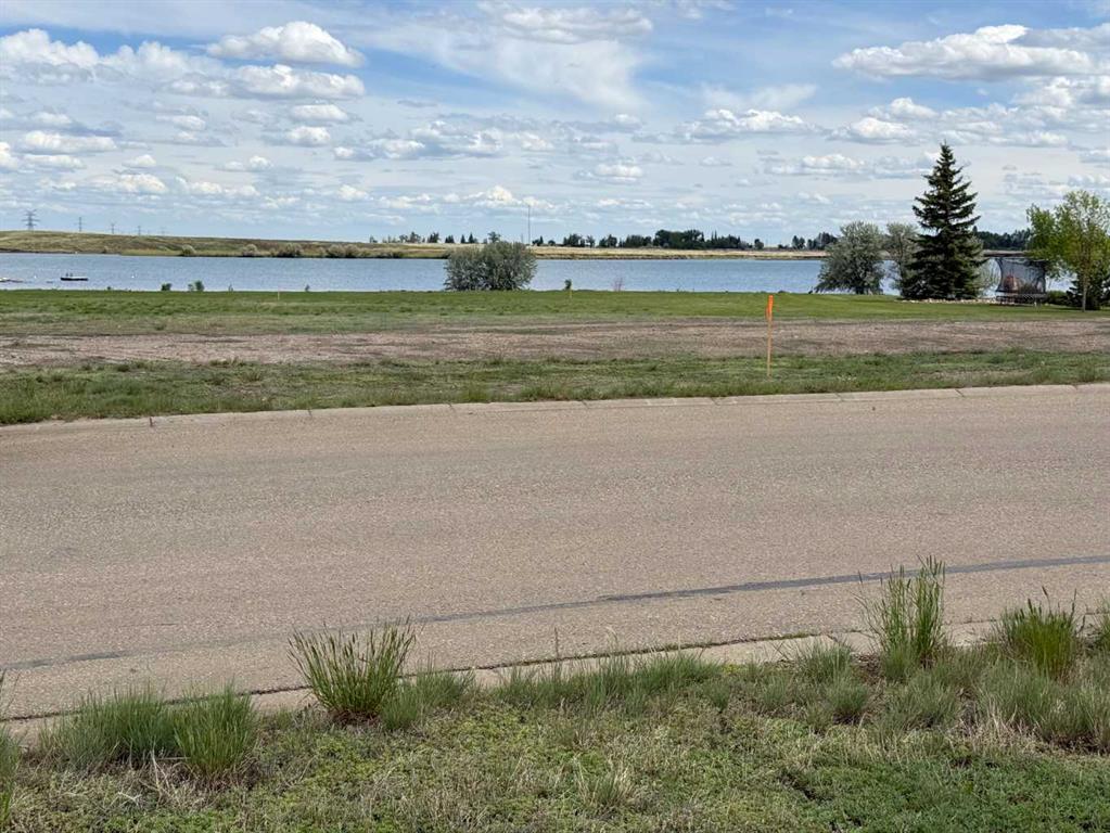 Picture of 27 Kingfisher Estates , Lake Newell Resort Real Estate Listing