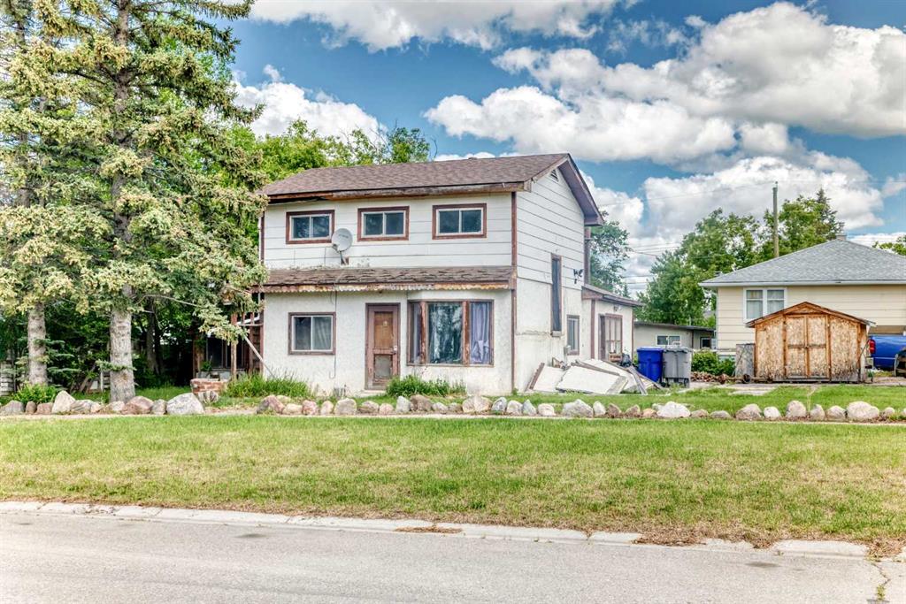 Picture of 306 47th Avenue W, Claresholm Real Estate Listing