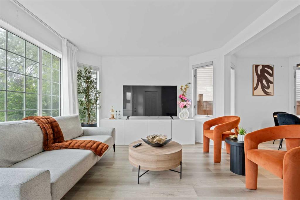 Picture of 146 Erin Road SE, Calgary Real Estate Listing