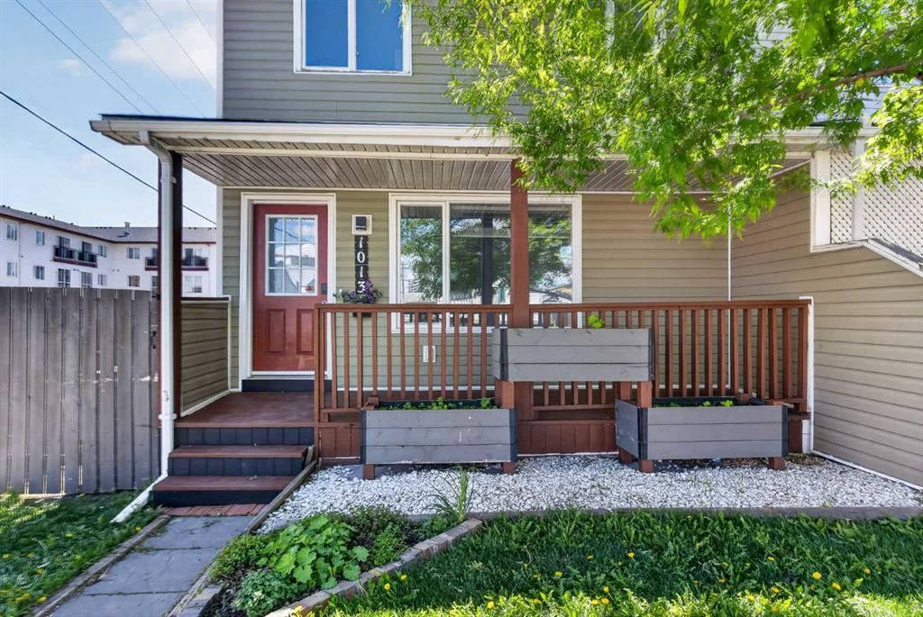 Picture of 1013 Smith Avenue , Crossfield Real Estate Listing