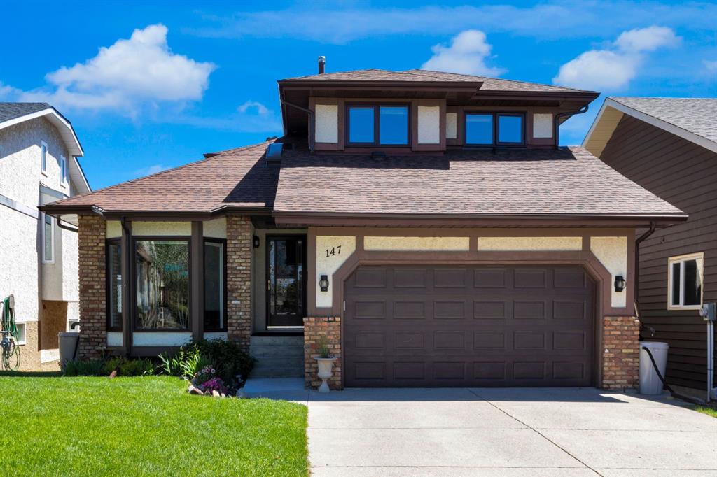 Picture of 147 Hawkcliff Way NW, Calgary Real Estate Listing