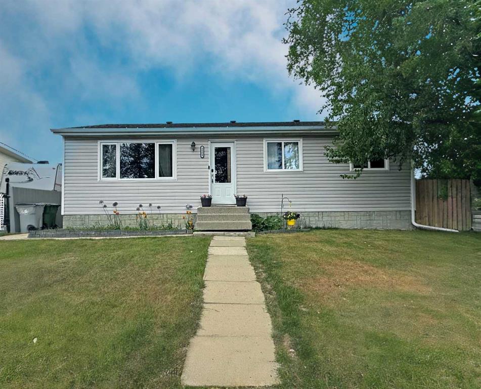 Picture of 1109 56 Street , Edson Real Estate Listing