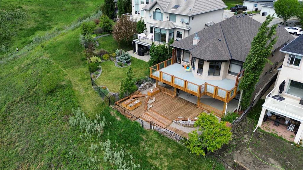Picture of 121 Edgeridge Park NW, Calgary Real Estate Listing