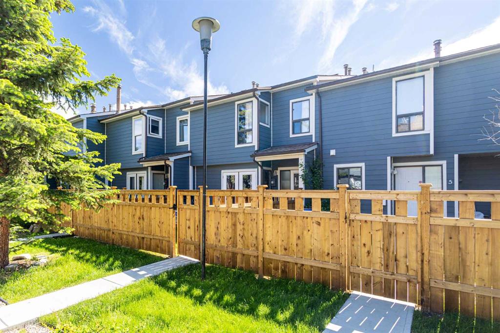 Picture of 4, 203 Grier Terrace NE, Calgary Real Estate Listing