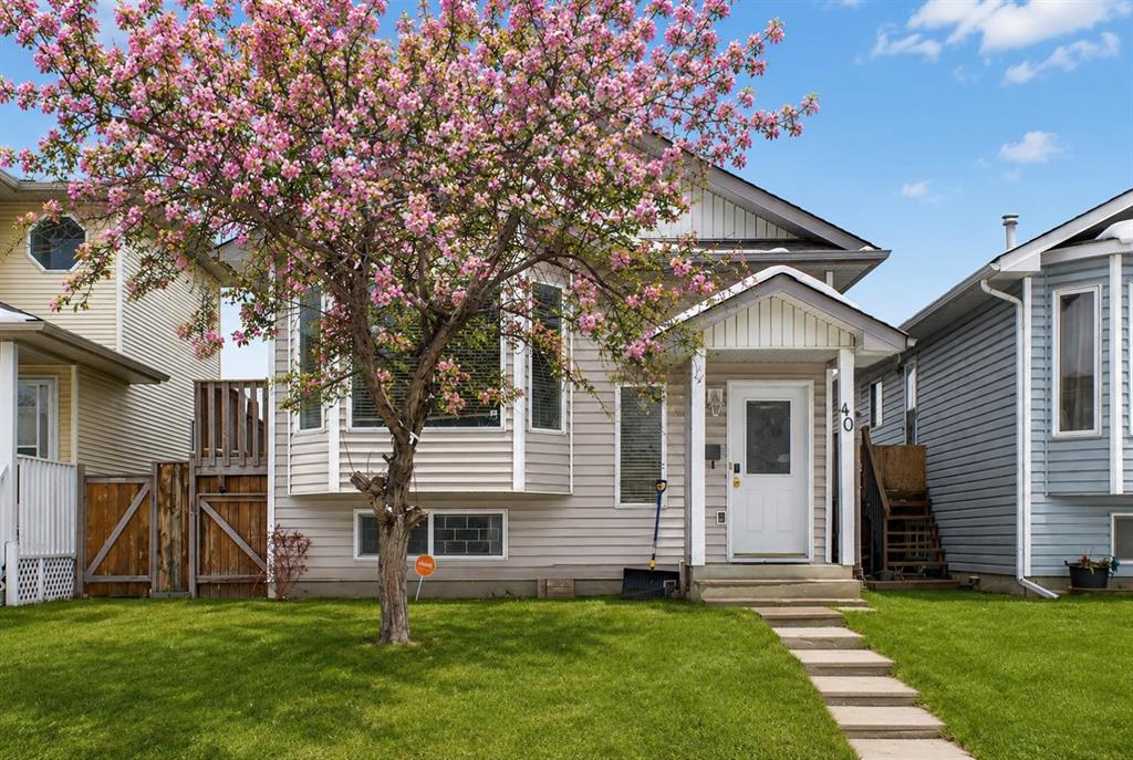 Picture of 40 Erin Circle SE, Calgary Real Estate Listing