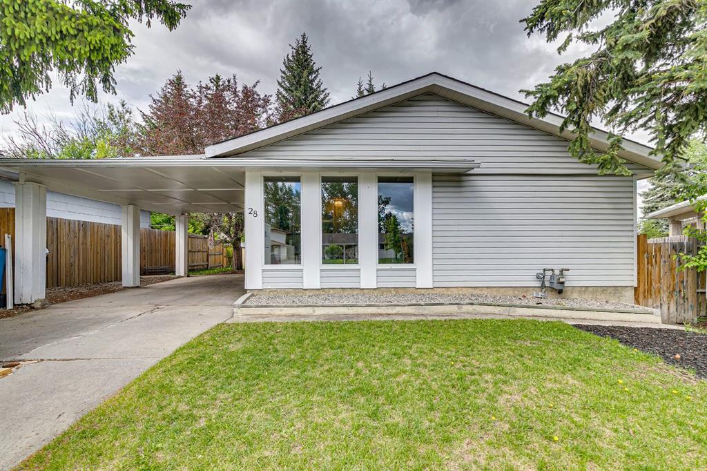 Picture of 28 Cantrell Bay SW, Calgary Real Estate Listing