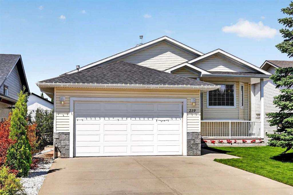 Picture of 219 Hillcrest Boulevard , Strathmore Real Estate Listing