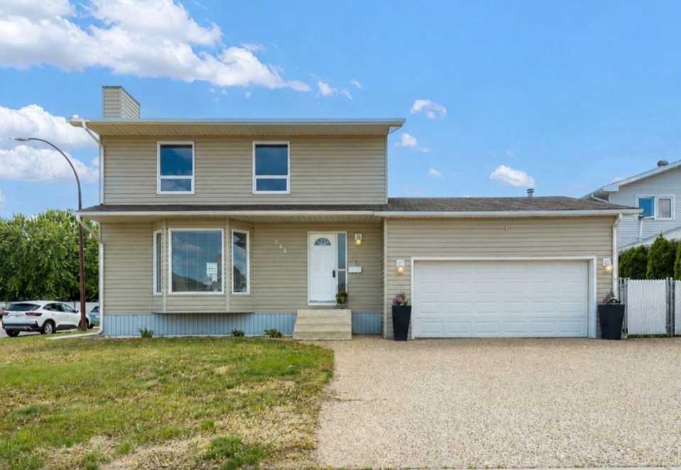 Picture of 265 Sprague Way SE, Medicine Hat Real Estate Listing