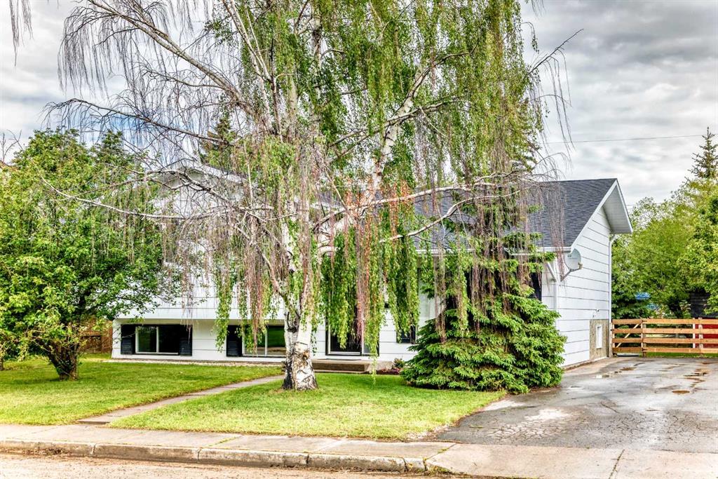 Picture of 5606 51 Street , Olds Real Estate Listing