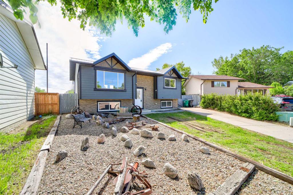 Picture of 162 Pensacola Court W, Lethbridge Real Estate Listing