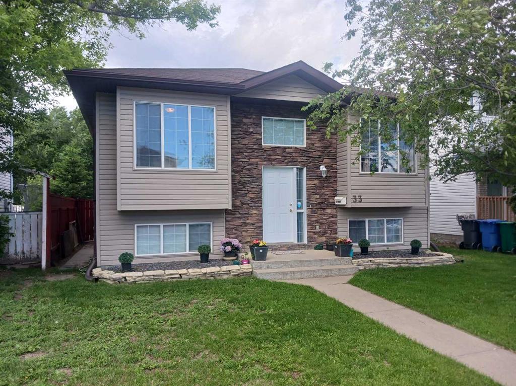 Picture of 33 Peigan Court W, Lethbridge Real Estate Listing
