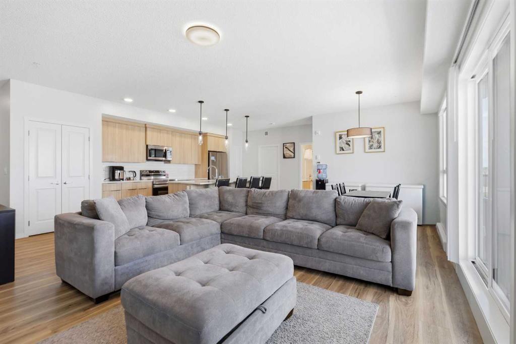 Picture of 3304, 33 Carringham Gate NW, Calgary Real Estate Listing