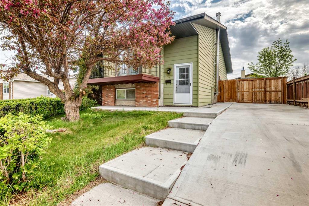 Picture of 4218 38 Street NE, Calgary Real Estate Listing