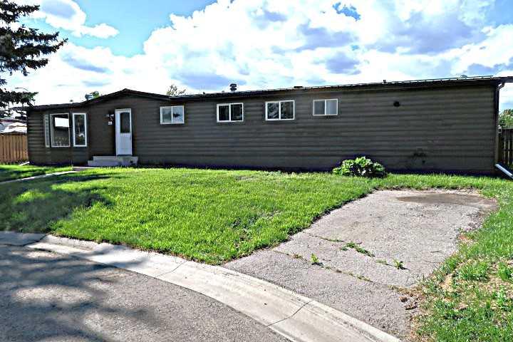 Picture of 28 Riley Street NE, High River Real Estate Listing