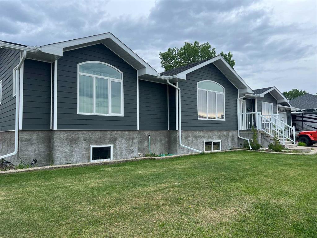 Picture of 807 8A Street , Fox Creek Real Estate Listing