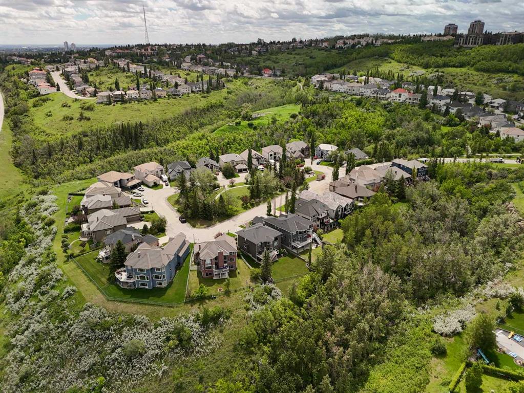 Picture of 70 Patterson Close SW, Calgary Real Estate Listing