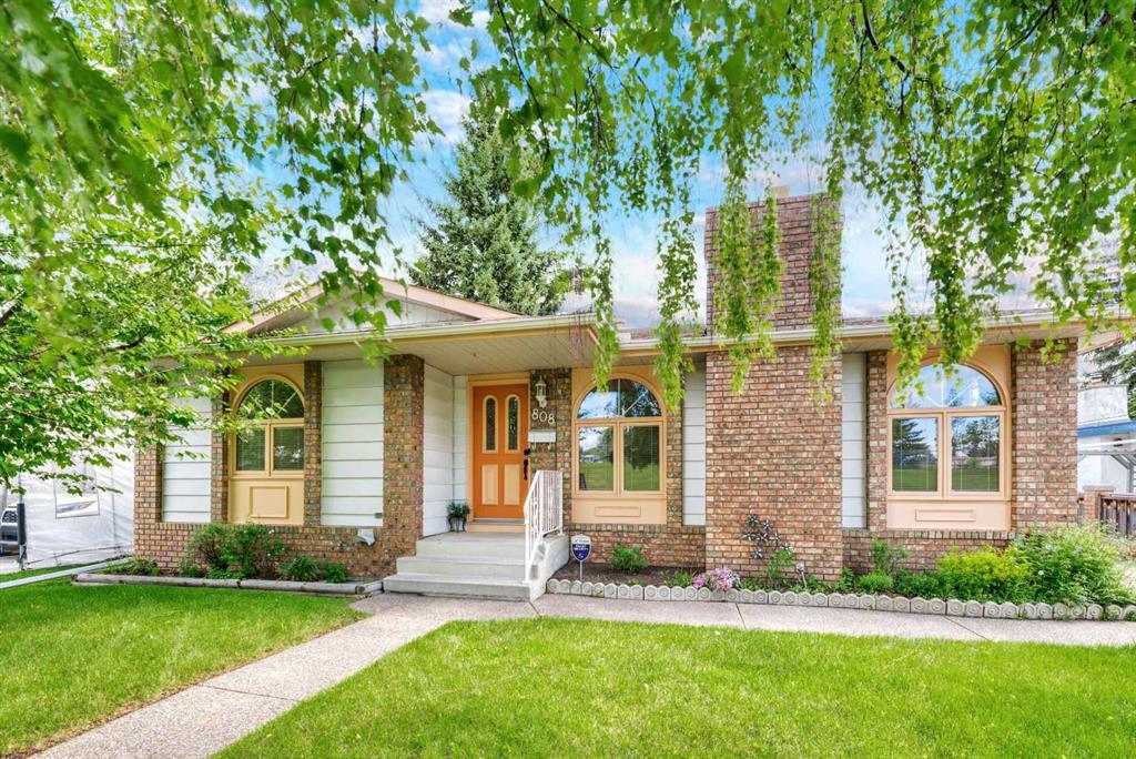 Picture of 808 Canterbury Drive SW, Calgary Real Estate Listing