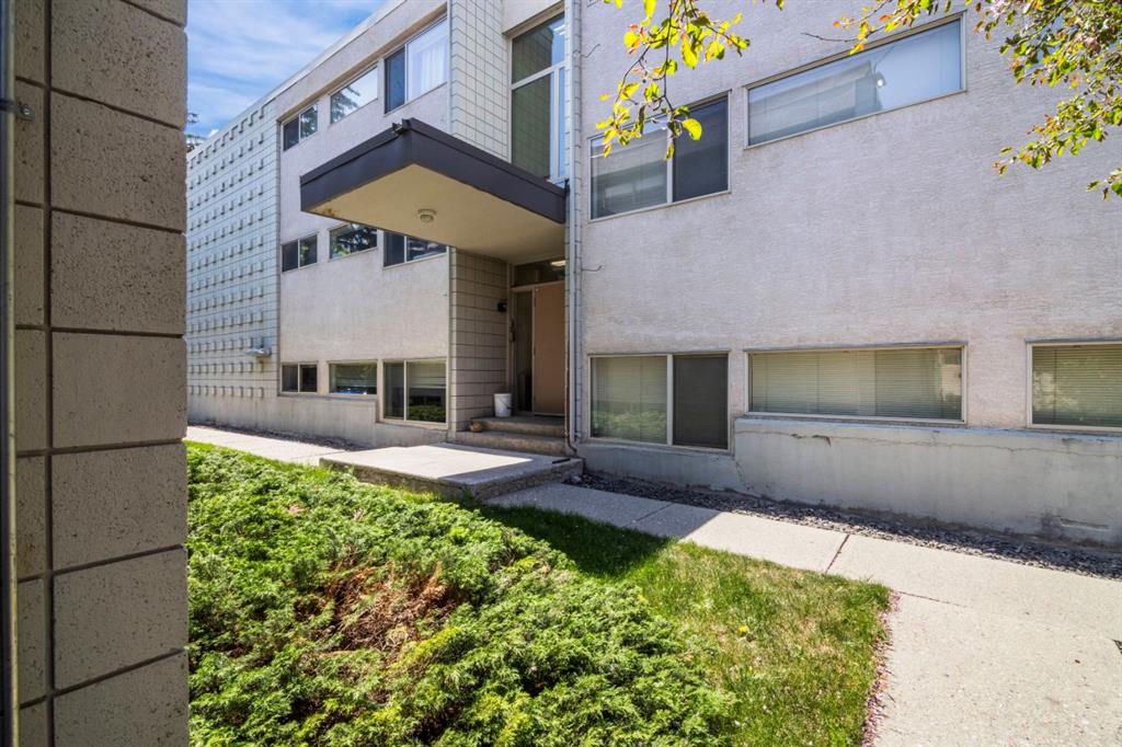 Picture of 126, 56 Hamlet Road SW, Calgary Real Estate Listing