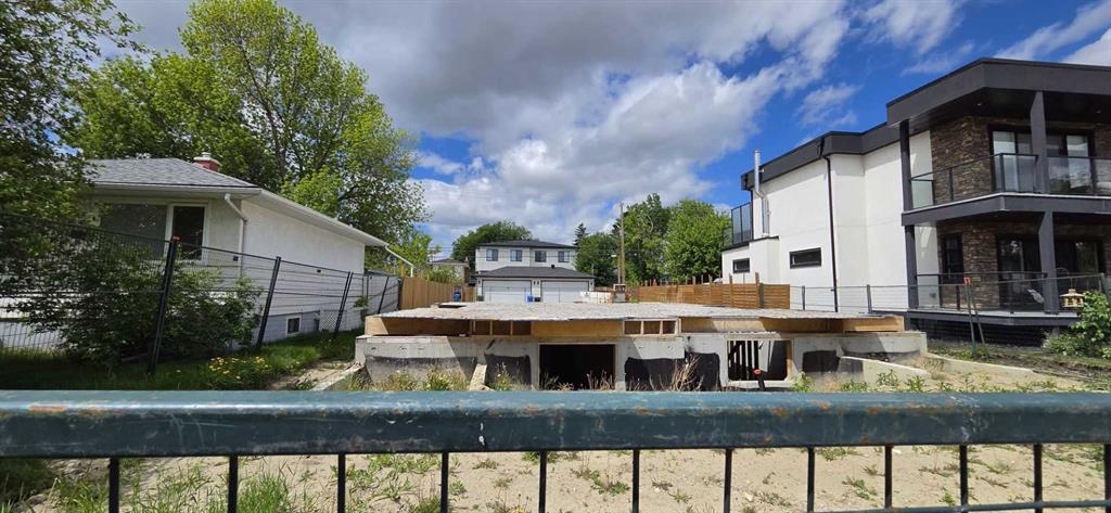 Picture of 2423 7 Street NE, Calgary Real Estate Listing