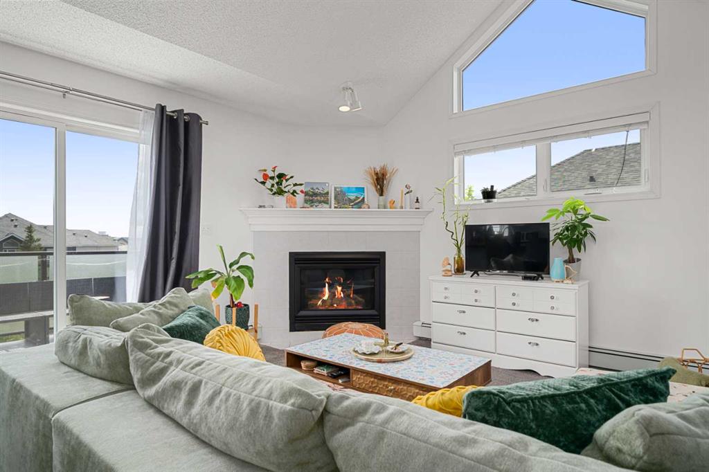 Picture of 404, 20 Sierra Morena Mews SW, Calgary Real Estate Listing