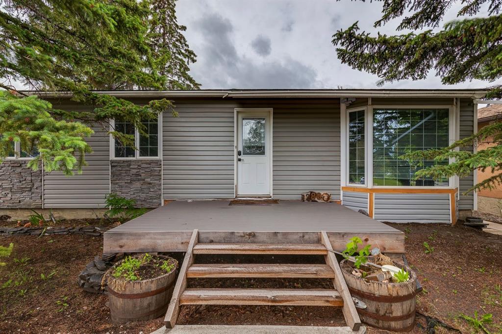 Picture of 1288 Lake Sylvan Drive SE, Calgary Real Estate Listing