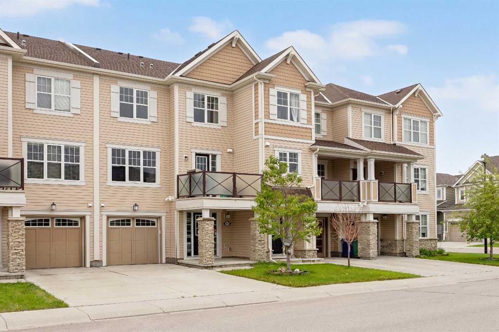 Picture of 11 Windford Crescent SW, Airdrie Real Estate Listing