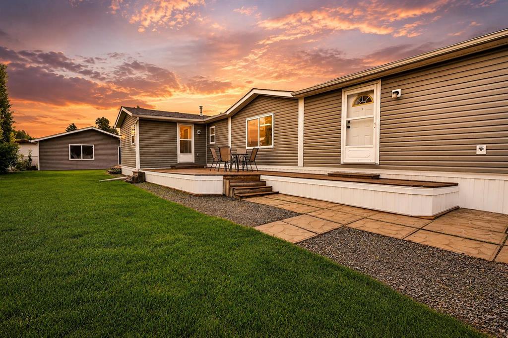 Picture of 411 5 Street NW, Sundre Real Estate Listing