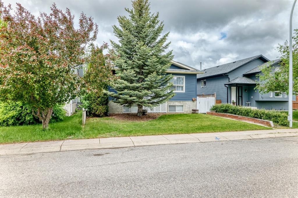 Picture of 35 Green Meadow Crescent , Strathmore Real Estate Listing