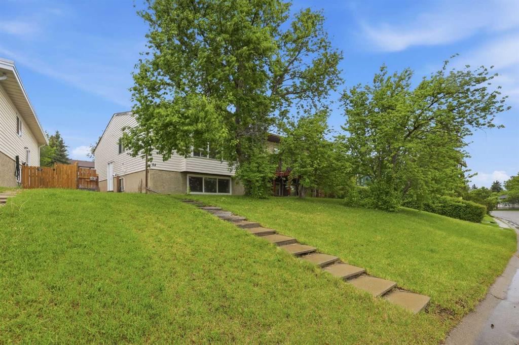 Picture of 84 Ranchero Rise NW, Calgary Real Estate Listing