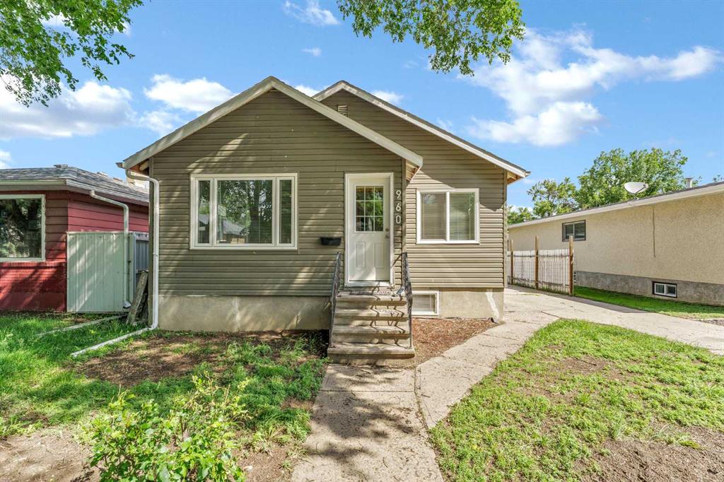 Picture of 960 5 Street SE, Medicine Hat Real Estate Listing