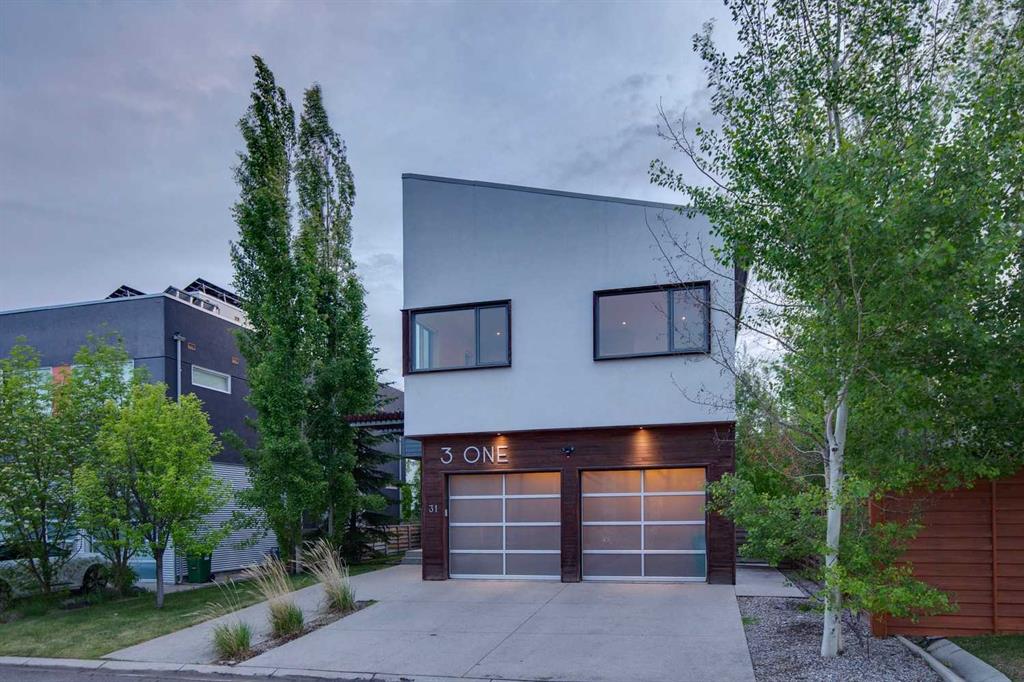 Picture of 31 Wexford Way SW, Calgary Real Estate Listing