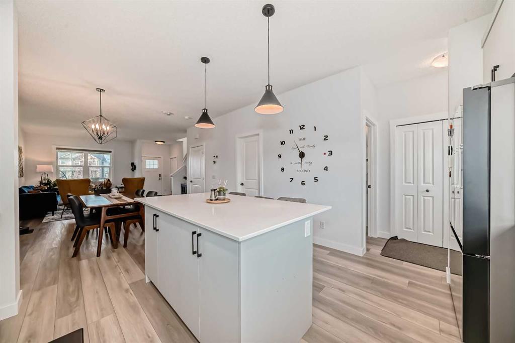 Picture of 114 Midgrove  SW, Airdrie Real Estate Listing