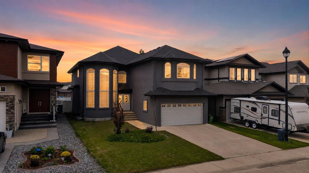 Picture of 647 Fraser Vista NW, Edmonton Real Estate Listing