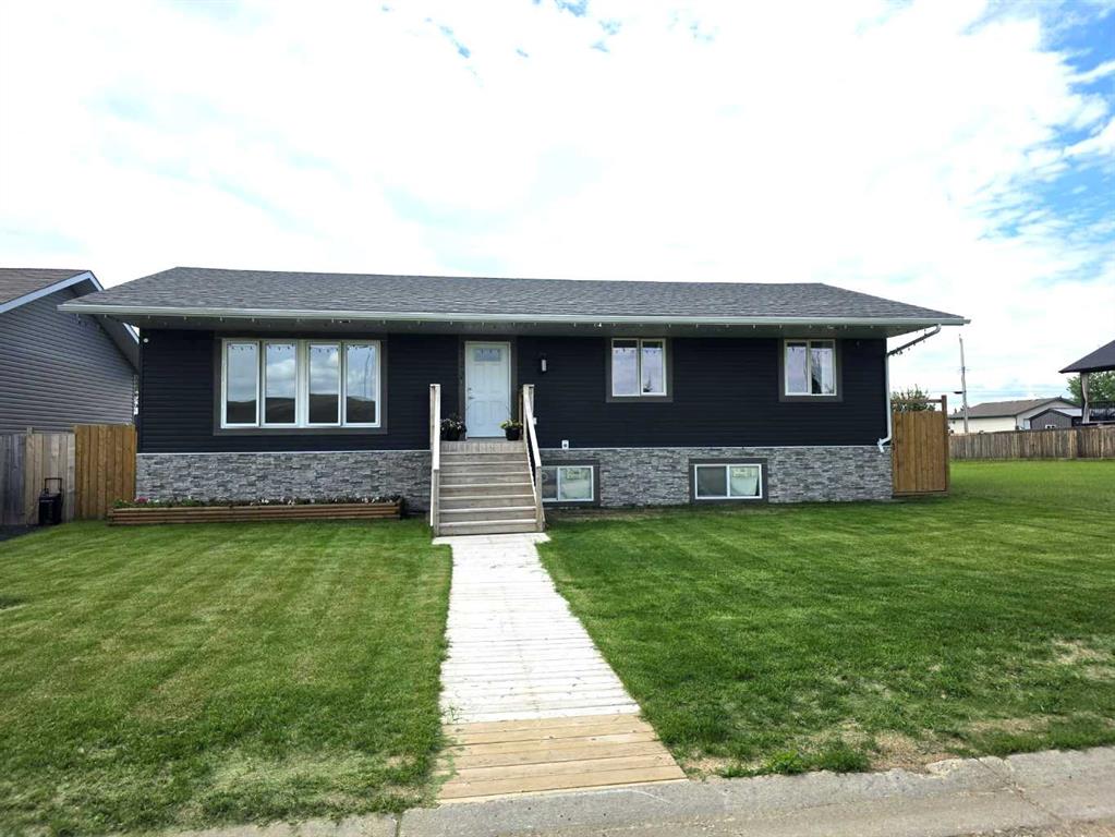 Picture of 5123 57 Avenue , Edgerton Real Estate Listing