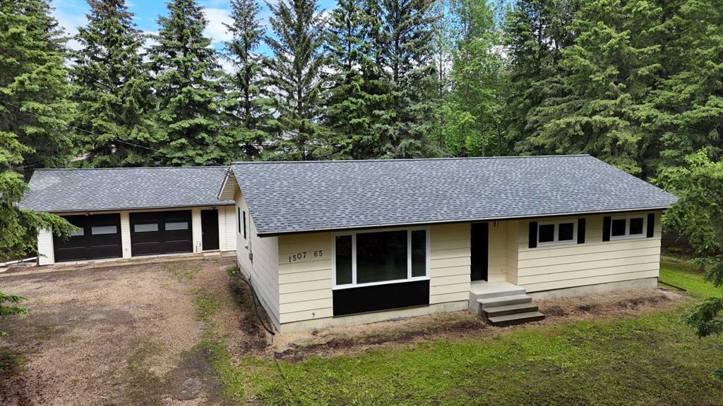 Picture of 1507 65 Street , Edson Real Estate Listing