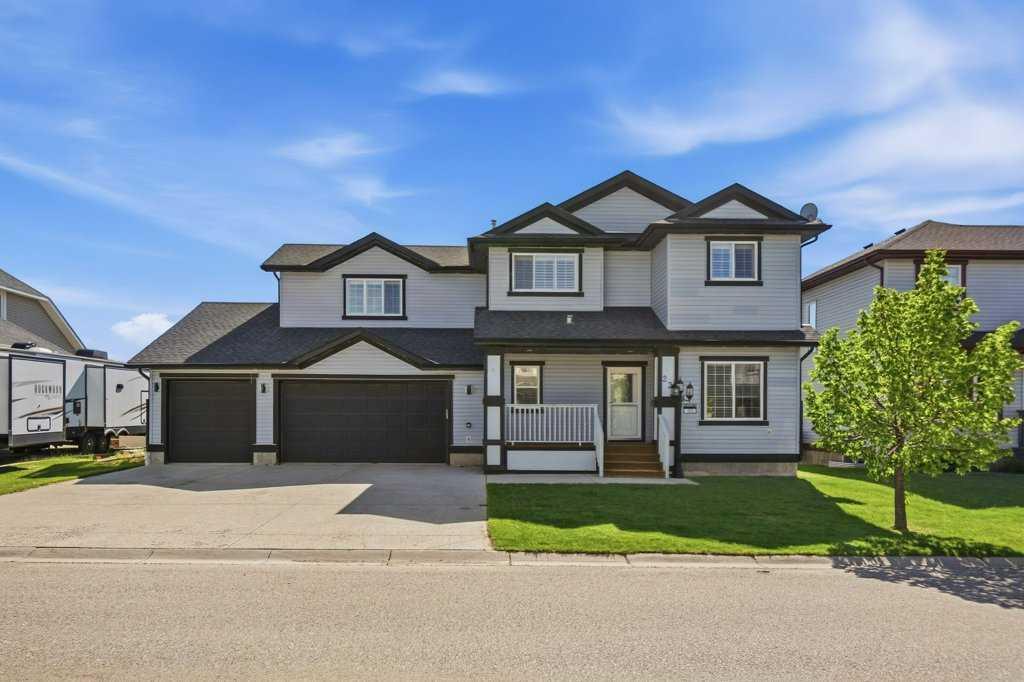 Picture of 23 McIntyre Place NW, Langdon Real Estate Listing