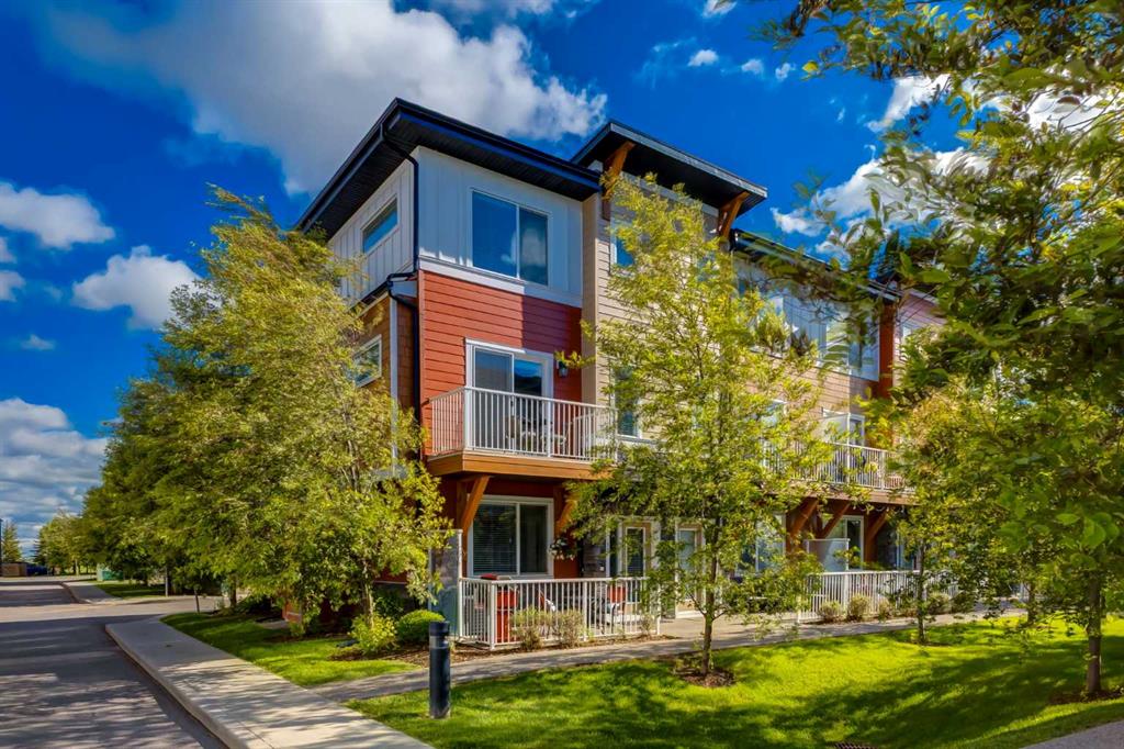 Picture of 17, 111 Rainbow Falls Gate , Chestermere Real Estate Listing