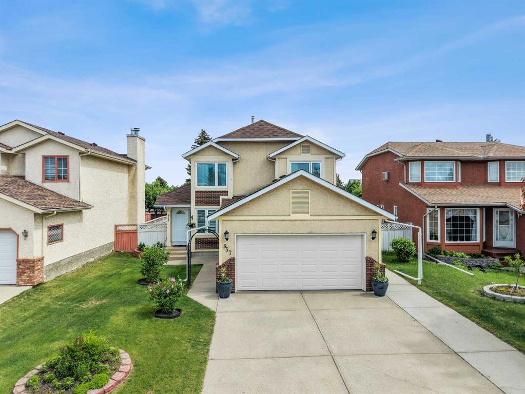 Picture of 957 Applewood Drive SE, Calgary Real Estate Listing